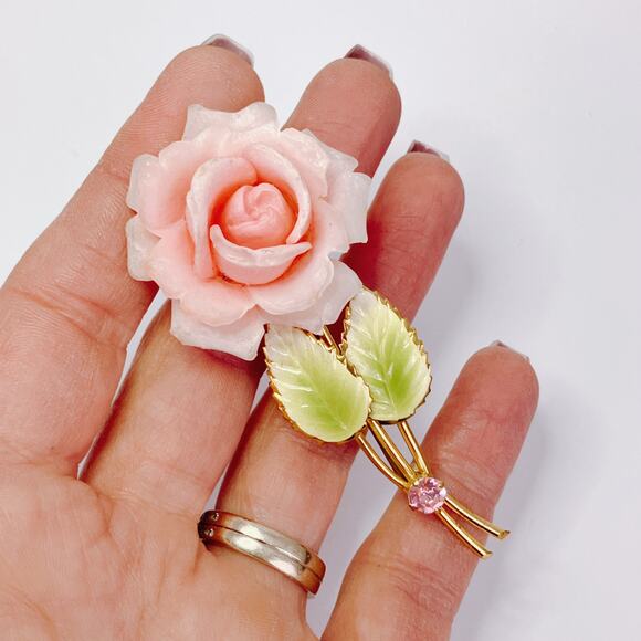 Austria Mid Century Pink Celluloid Rose Brooch Gold Tone Enamel Leaves READ - Picture 3 of 15